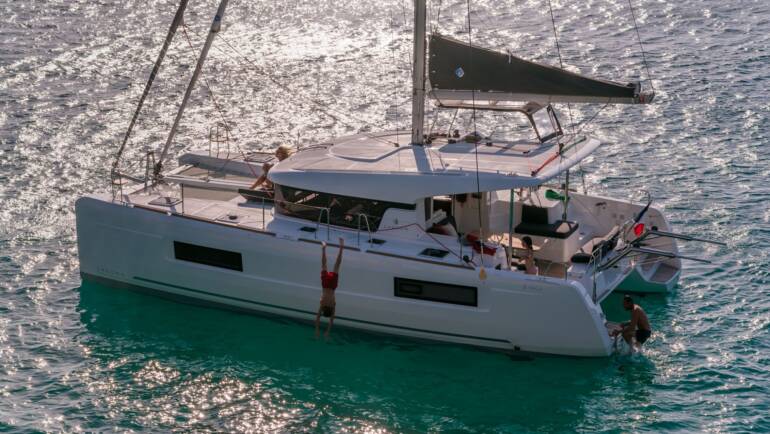 Drifter Lagoon 40
